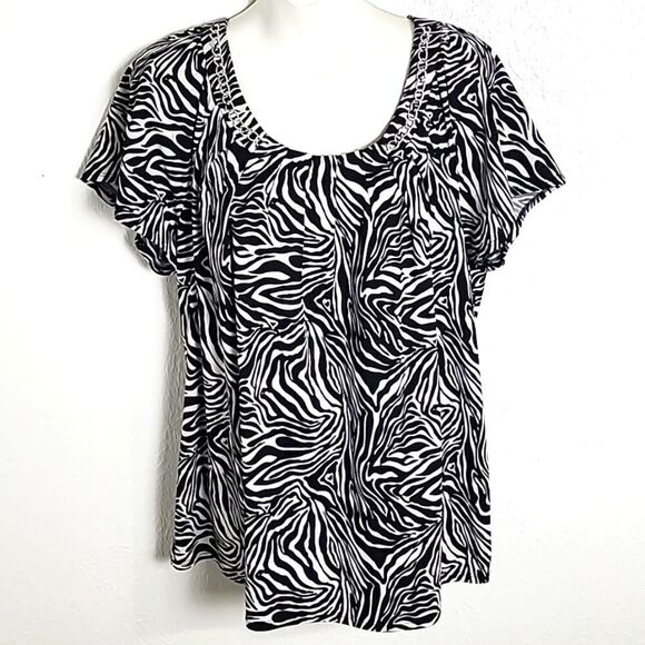 Notations Tops - Notations Black & White Abstract Print Top with Silver Chain Accents, Size XL